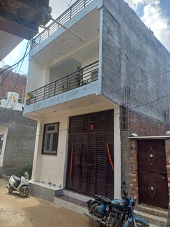 3.5 BHK + Servant Room Independent House For Sale in Palla