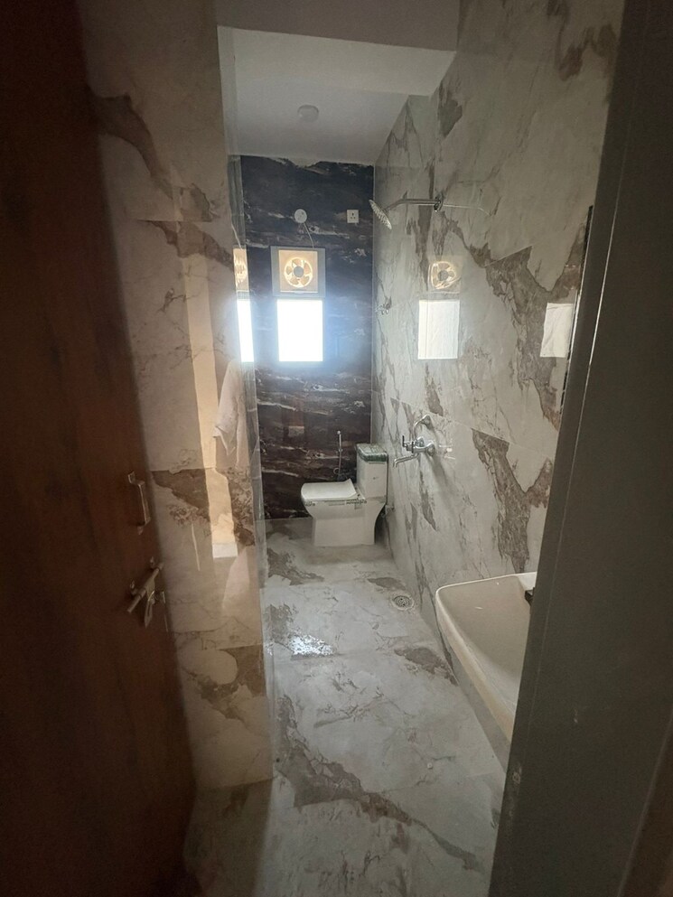 Bathroom, palam-vihar-residents-association 2 Bedroom 1750 Sq.Ft. Builder Floor In Palam Vihar Gurgaon 9268064