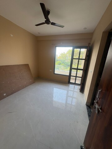 Room in 2 BHK Builder Floor at Palam Vihar Residents Association, Palam Vihar – for Rent