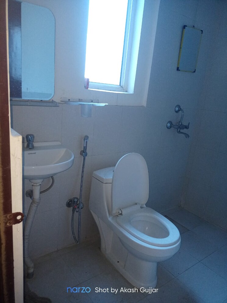 Bathroom, pyramid-square-67a 2 Bedroom 600 Sq.Ft. Apartment In Sector 67 Gurgaon 9268071