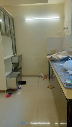 Furnished Amenities in 2.5 BHK Builder Floor at Smart World Gems, Sector 89 – for Rent