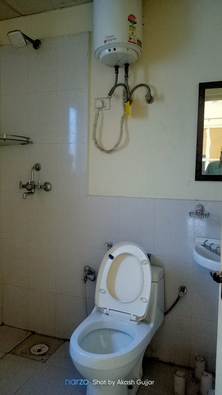Bathroom, smart-world-gems 2.5 Bedroom 1198 Sq.Ft. Builder Floor In Sector 89 Gurgaon 9268087