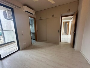 Room in 2 BHK Builder Floor at Shree Vardhman Mantra, Sector 67 – for Rent