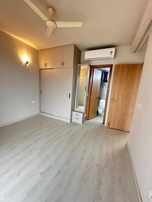 Room in 2 BHK Builder Floor at Shree Vardhman Mantra, Sector 67 – for Rent