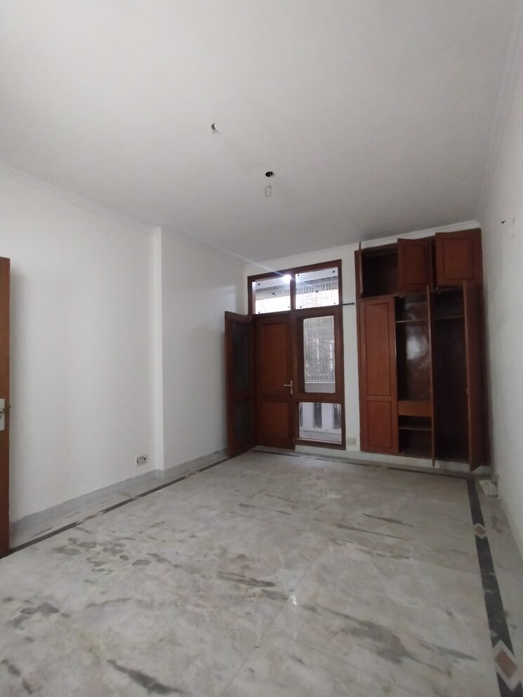 Room, malviya nagar 3 Bedroom 1800 Sq.Ft. Builder Floor In Malviya Nagar Delhi 9268143