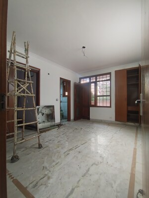 Room in 3 BHK Builder Floor at Malviya Nagar – for Sale