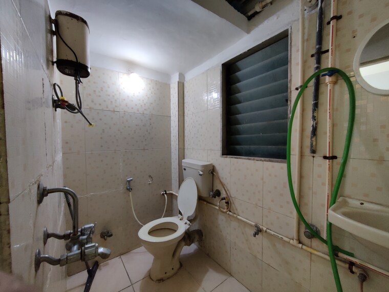 Bathroom, kandivali east Pg For Boys In Kandivali East 9268147