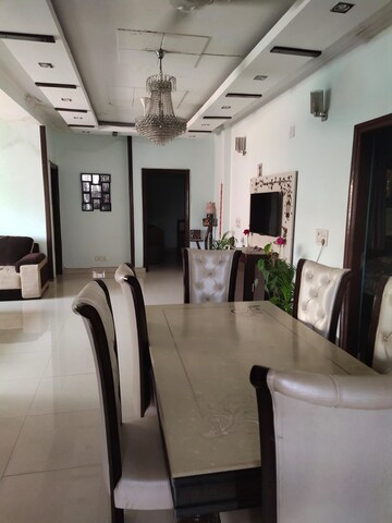 Master Bedroom in 3 BHK Builder Floor at Kailash Colony – for Sale