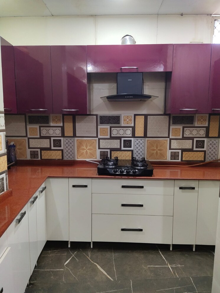 Kitchen, kailash colony 3 Bedroom 1300 Sq.Ft. Builder Floor In Kailash Colony Delhi 9268158