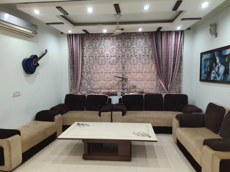 Master Bedroom, kailash colony 3 Bedroom 1300 Sq.Ft. Builder Floor In Kailash Colony Delhi 9268158