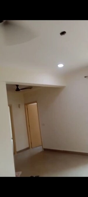 Furnished Amenities in 2.5 BHK Apartment at Gaur City 6th Avenue, Sector 4 Greater Noida – for Rent