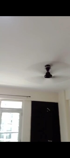 Furnished Amenities in 2.5 BHK Apartment at Gaur City 6th Avenue, Sector 4 Greater Noida – for Rent