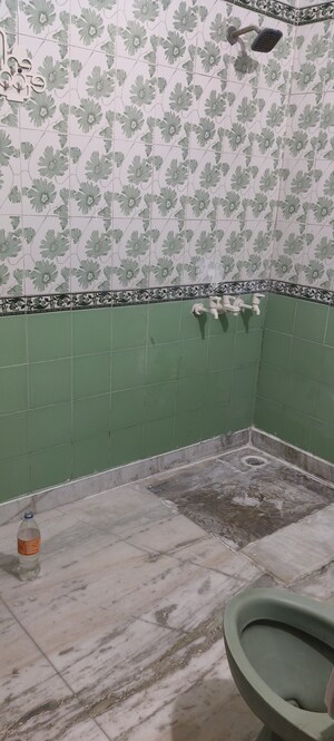 Bathroom in 2 BHK Villa at RWA Apartments Sector 52, Sector 52 – for Rent