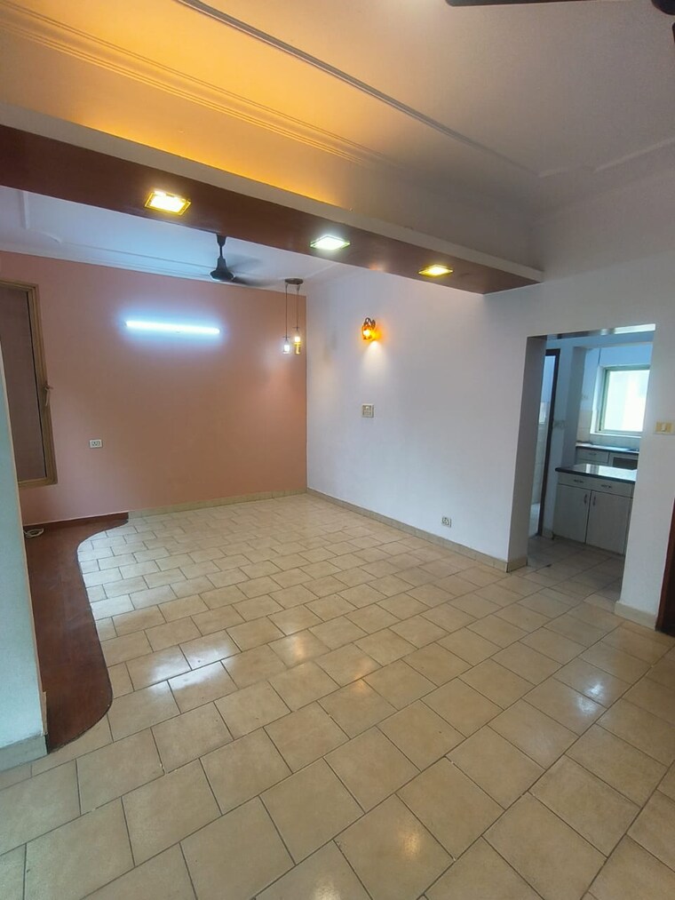 Room, hauz khas 3 Bedroom 1500 Sq.Ft. Apartment In Hauz Khas Delhi 9268182