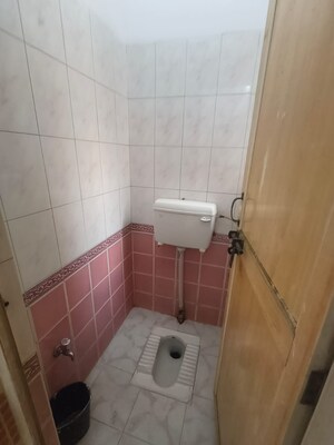 Bathroom in 3 BHK Apartment at Hauz Khas – for Sale