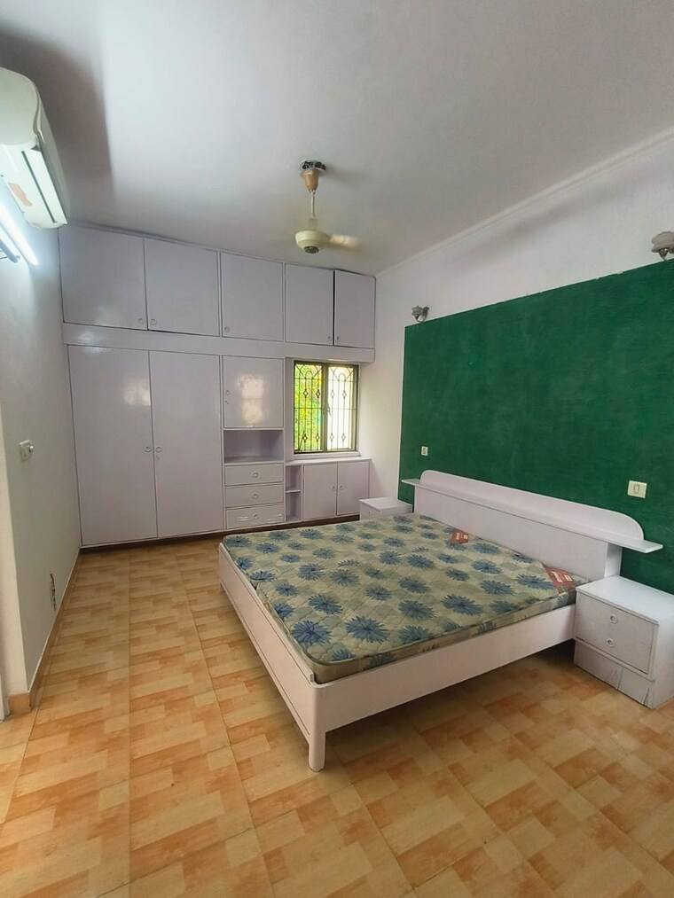 Bedroom, hauz khas 3 Bedroom 1500 Sq.Ft. Apartment In Hauz Khas Delhi 9268182