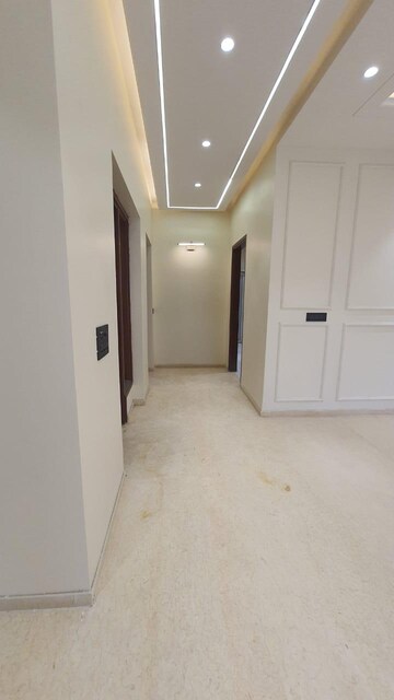 Building Lobby in 3 BHK Builder Floor at Shivalik Colony – for Sale