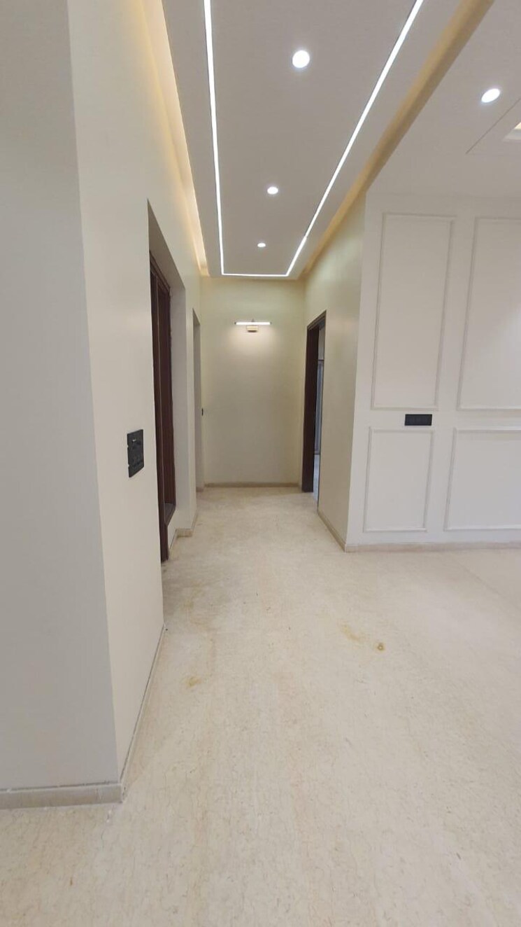 undefined, shivalik colony 3 Bedroom 1800 Sq.Ft. Builder Floor In Shivalik Colony Delhi 9268204