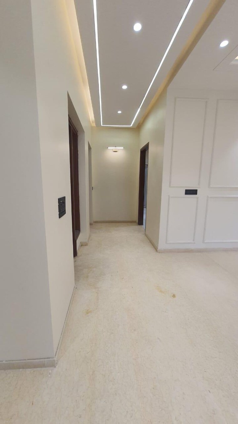 undefined, shivalik colony 3 Bedroom 1800 Sq.Ft. Builder Floor In Shivalik Colony Delhi 9268204