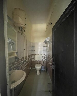  1.5 BHK Apartment at Gtb Enclave – for Rent