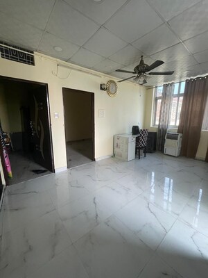 Living Room in 1.5 BHK Apartment at Gtb Enclave – for Rent