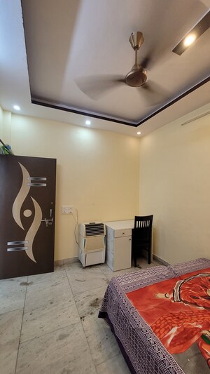 Bedroom in 1.5 BHK Apartment at Gtb Enclave – for Rent