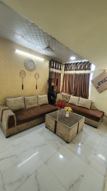 Living Room in 1.5 BHK Apartment at Gtb Enclave – for Rent