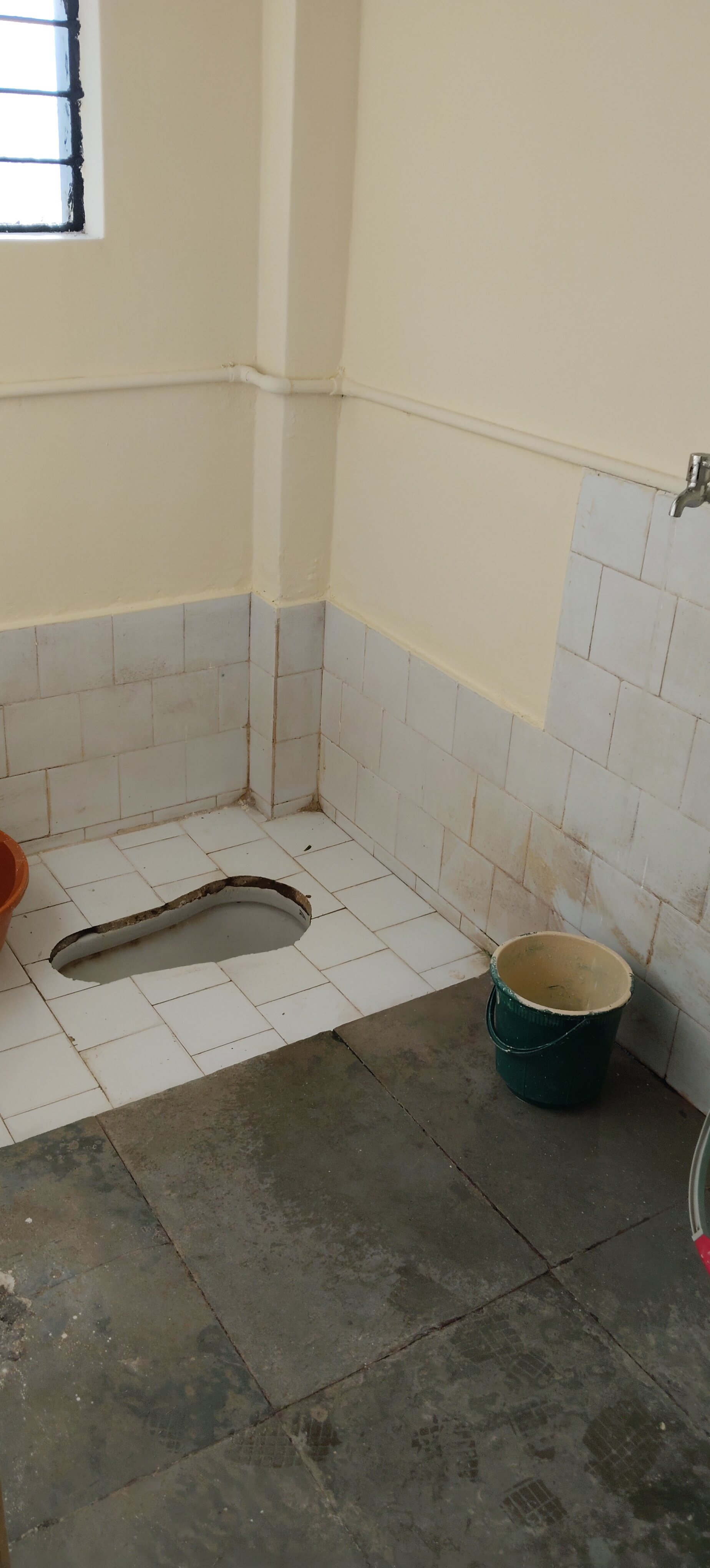 1 Rk  275 Sq.Ft. Apartment in Erandavane CHS