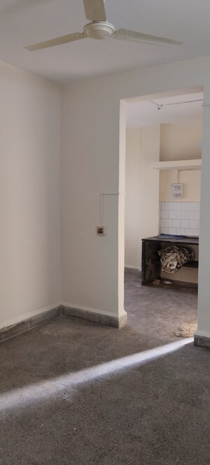 Room in 1 RK Apartment at Erandavane CHS, Erandwane – for Rent