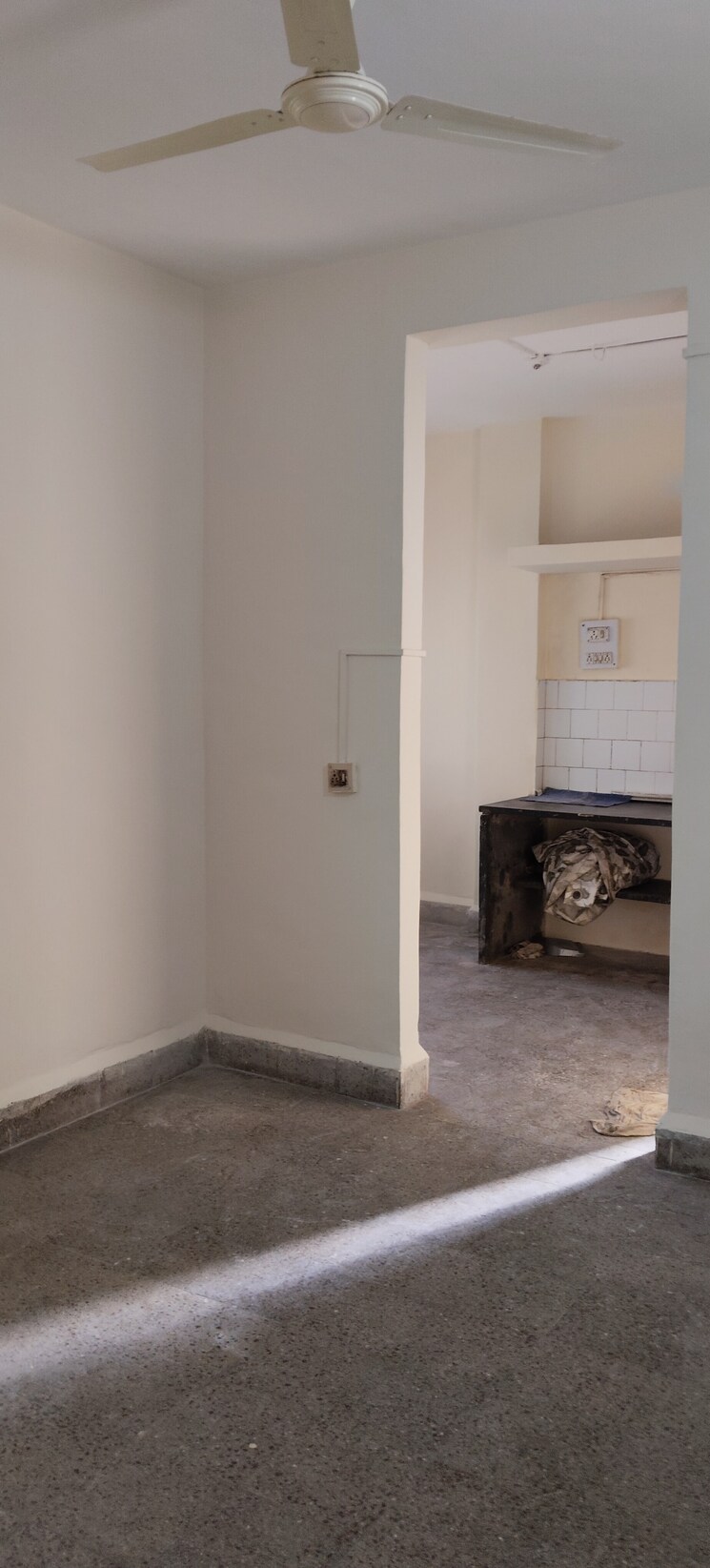 Room, erandavane-chs 1 RK 275 Sq.Ft. Apartment In Erandwane Pune 9268269