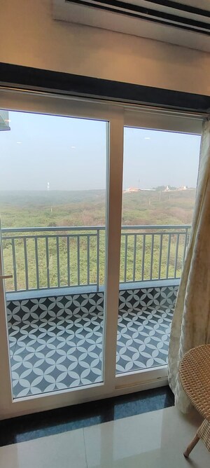 Balcony in 1 RK Builder Floor at Suncity Township Gurgaon, Sector 54 – for Rent