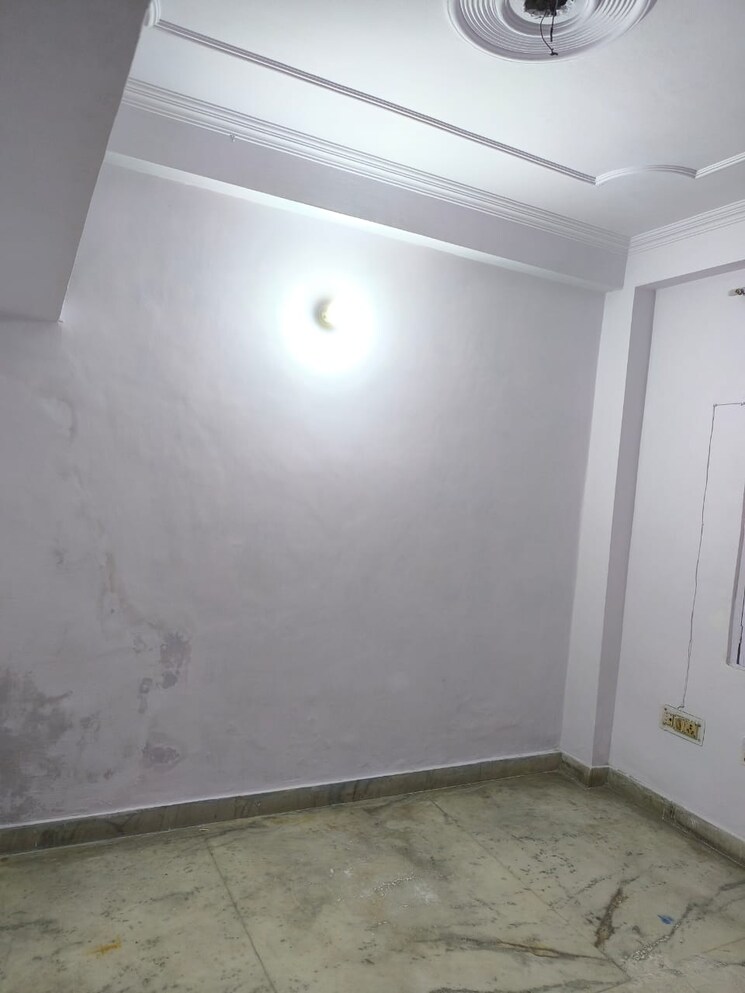 Room, dilshad colony 1 Bedroom 450 Sq.Ft. Builder Floor In Dilshad Colony Delhi 9268264