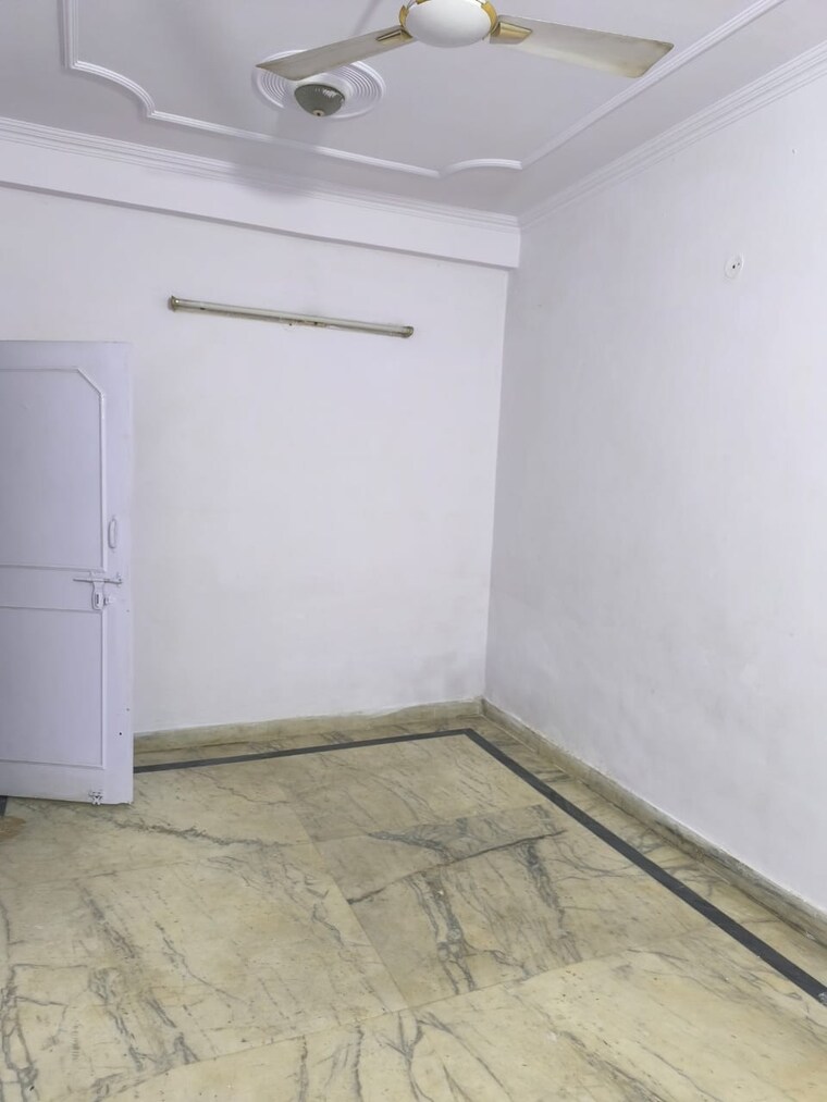 Bedroom, dilshad colony 1 Bedroom 450 Sq.Ft. Builder Floor In Dilshad Colony Delhi 9268264