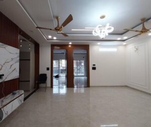 Room in 2 BHK Builder Floor at Maidan Garhi – for Sale