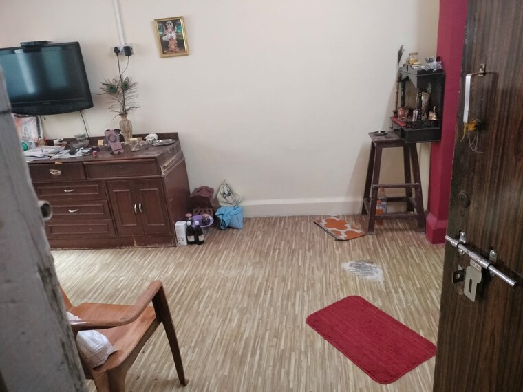 Bedroom, thane east 1 Bedroom 500 Sq.Ft. Apartment In Thane East Thane 9268302