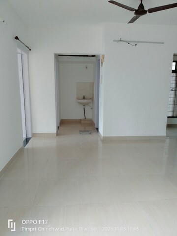 Room in 2 BHK Apartment at Mittal Brothers Whistling Palms, Wakad – for Rent