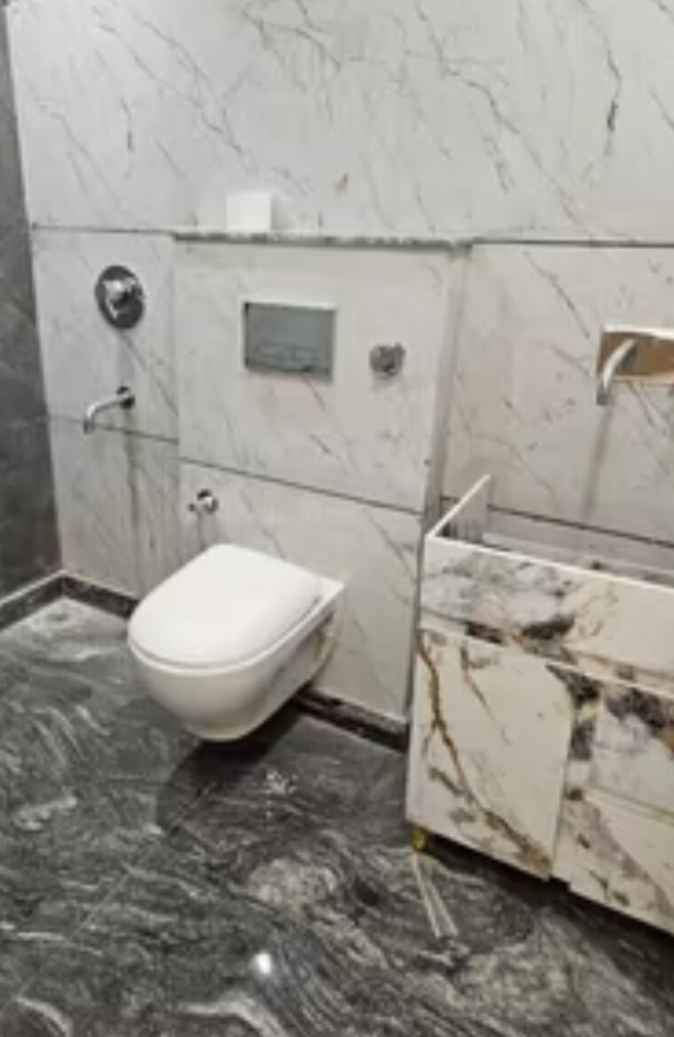 Bathroom, maidan garhi 2 Bedroom 800 Sq.Ft. Builder Floor In Maidan Garhi Delhi 9268304
