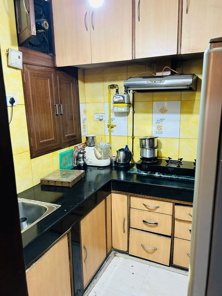 Kitchen, dilshad colony 2.5 Bedroom 900 Sq.Ft. Builder Floor In Dilshad Colony Delhi 9268285