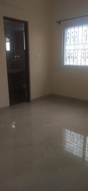 Room in 4 BHK Builder Floor at Jp Nagar Phase 1 – for Rent