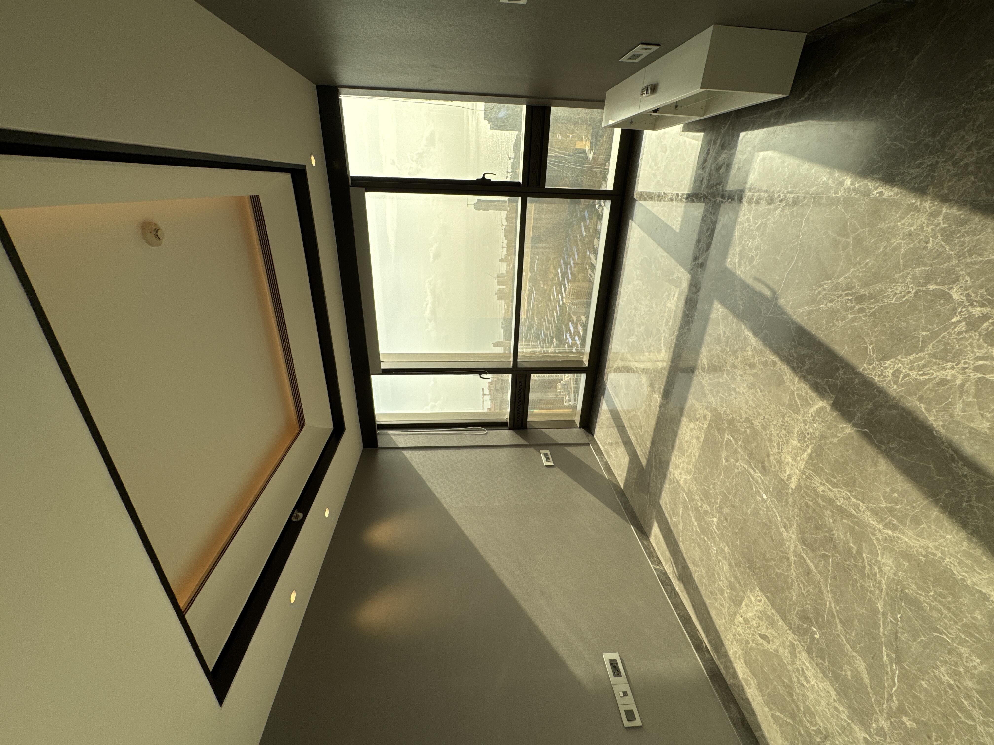 4 BHK + Servant Room Apartment For Rent in Lodha Trump Tower