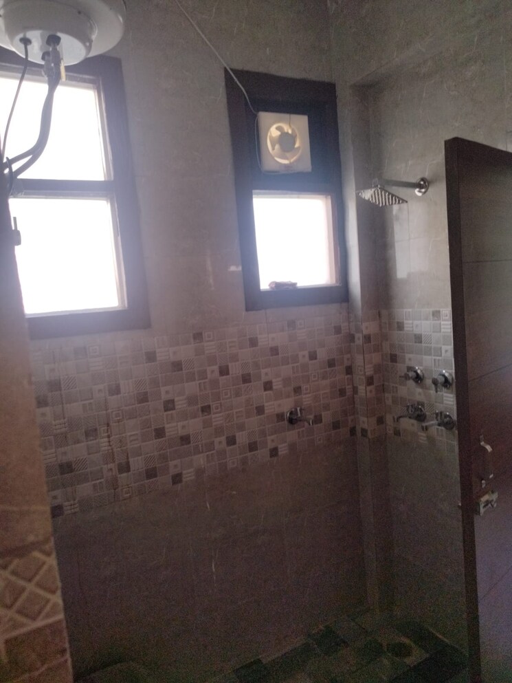 Bathroom, panchkula urban estate 2 Bedroom 900 Sq.Ft. Apartment In Panchkula Urban Estate Panchkula 9268365