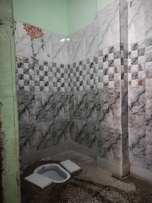 Bathroom in 1 RK Apartment at Katwaria Sarai – for Rent