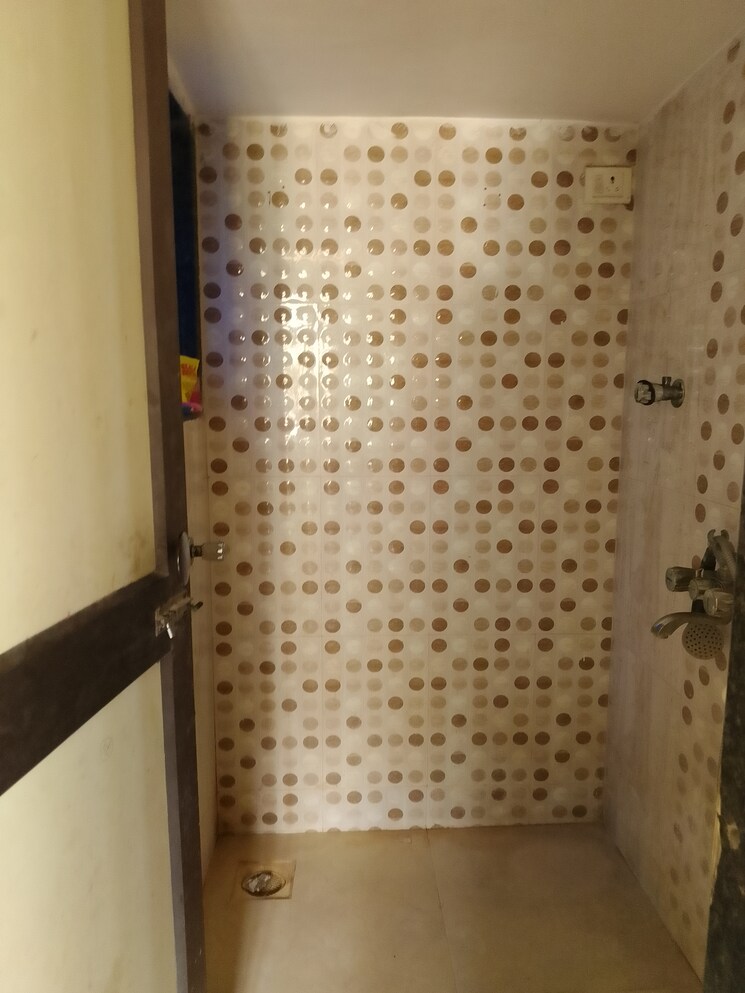 Bathroom, navkar-building 1 Bedroom 585 Sq.Ft. Apartment In Nalasopara West Palghar 9268368