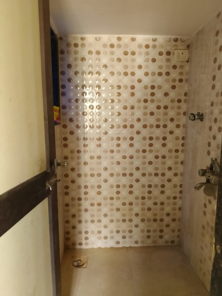 Bathroom, navkar-building 1 Bedroom 585 Sq.Ft. Apartment In Nalasopara West Palghar 9268368