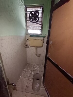 Bathroom in 1 BHK Apartment at Dombivli West – for Rent