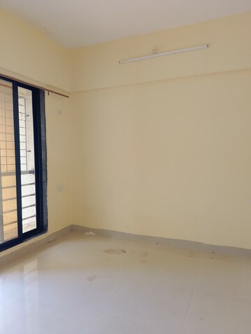 Room in 1 BHK Apartment at Navkar Building, Nalasopara West – for Rent