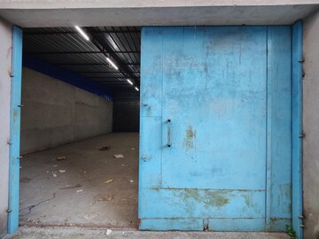 Room in  Warehouse at Salugara – for Rent