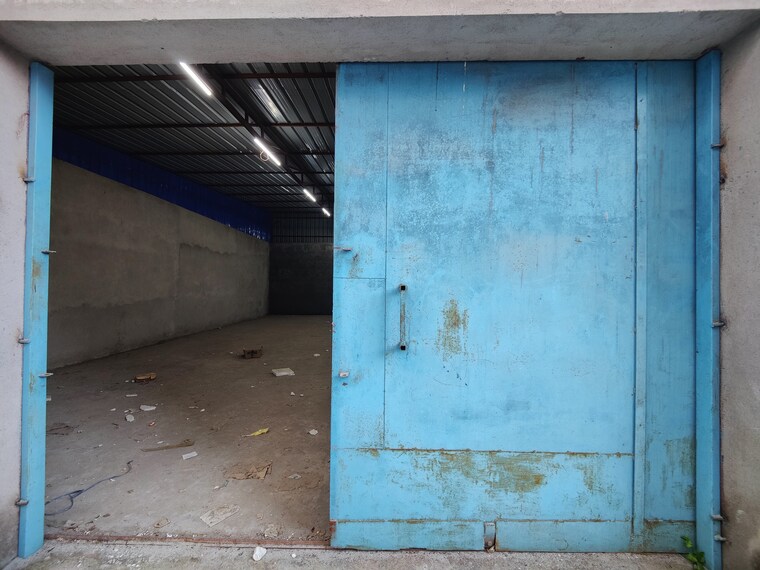 Room, salugara Commercial Warehouse 2200 Sq.Ft. In Salugara Siliguri 9268379