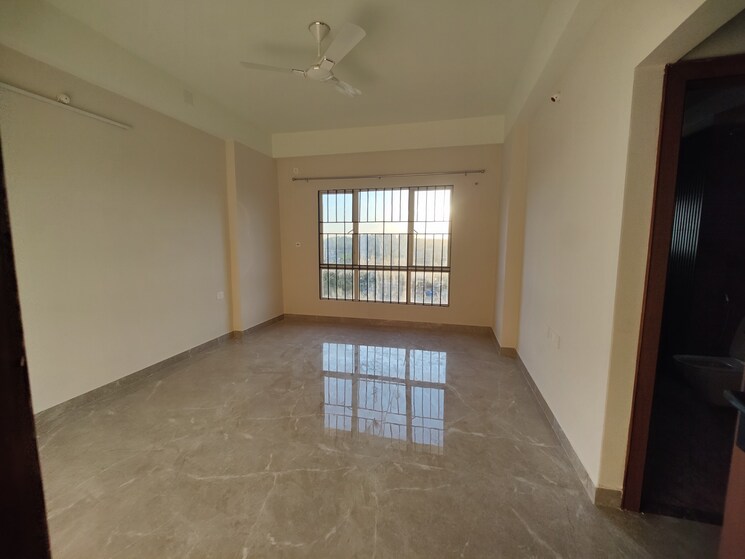 Room, uttorayon township 4 Bedroom 2000 Sq.Ft. Apartment In Uttorayon Township Siliguri 9268383