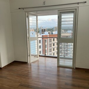 Room in 2 BHK Apartment at Tirupati Regalia Phase 2, Dhanori – for Rent